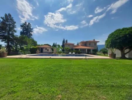 Villa Zum Verkauf Auf Einem Grundstück Von 3500M2 An Der Straße Zum Iztuzu Strand In Dalyan