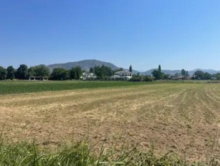 Grundstück Zum Verkauf Von 2715M2 Im Bebauten Gebiet Des Dorfes In Okçular