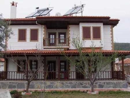 Ulada Satılık Lüks Villa Ulada 1078M2 Arsa İçinde Özel Yapılmış Satılık 4+1 Villa