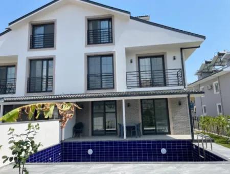 Dalyan  Merkezde 4+1 Satılık Villa